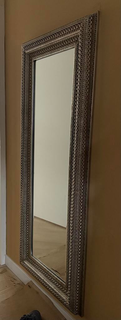 Elegante passpiegel met zilveren sierrand (65x165 cm), Huis en Inrichting, Woonaccessoires | Spiegels, Ophalen, Gebruikt, 150 tot 200 cm