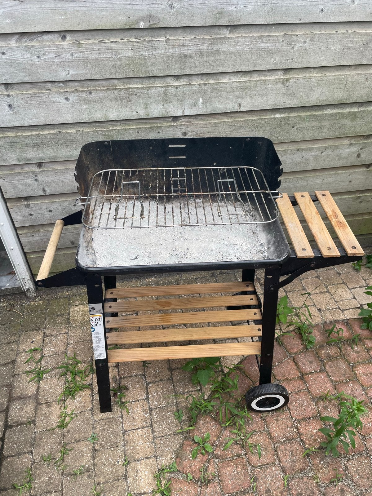 Gratis BBQ met gebruikssporen, Ophalen, Gebruikt