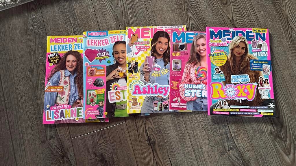 4 meiden tijdschriften met winterboek, Ophalen of Verzenden, Zo goed als nieuw, Glossy