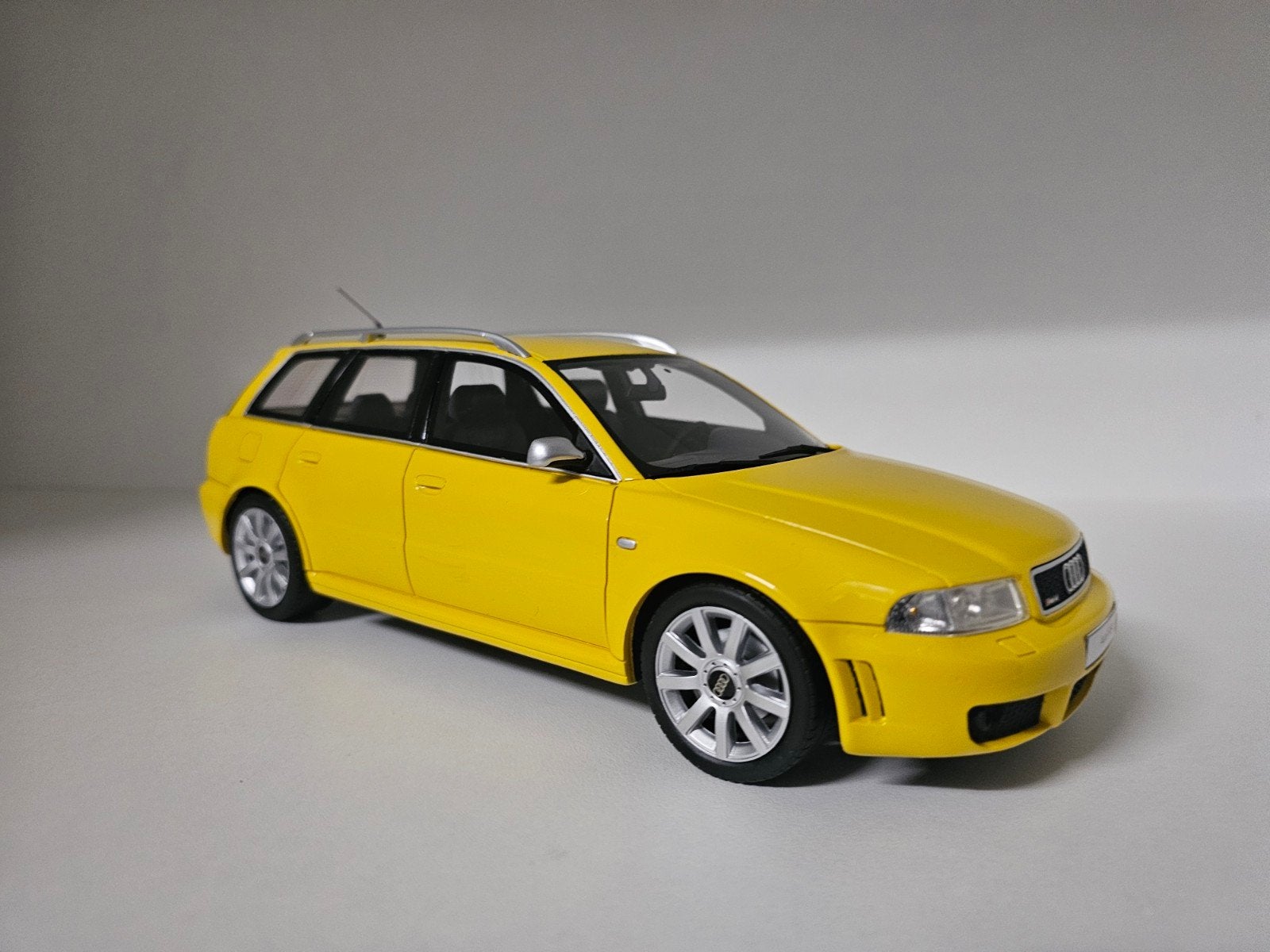 Ottomobile Audi RS4 B5 1:18 Zeldzaam Model, Ophalen of Verzenden, Zo goed als nieuw, OttOMobile