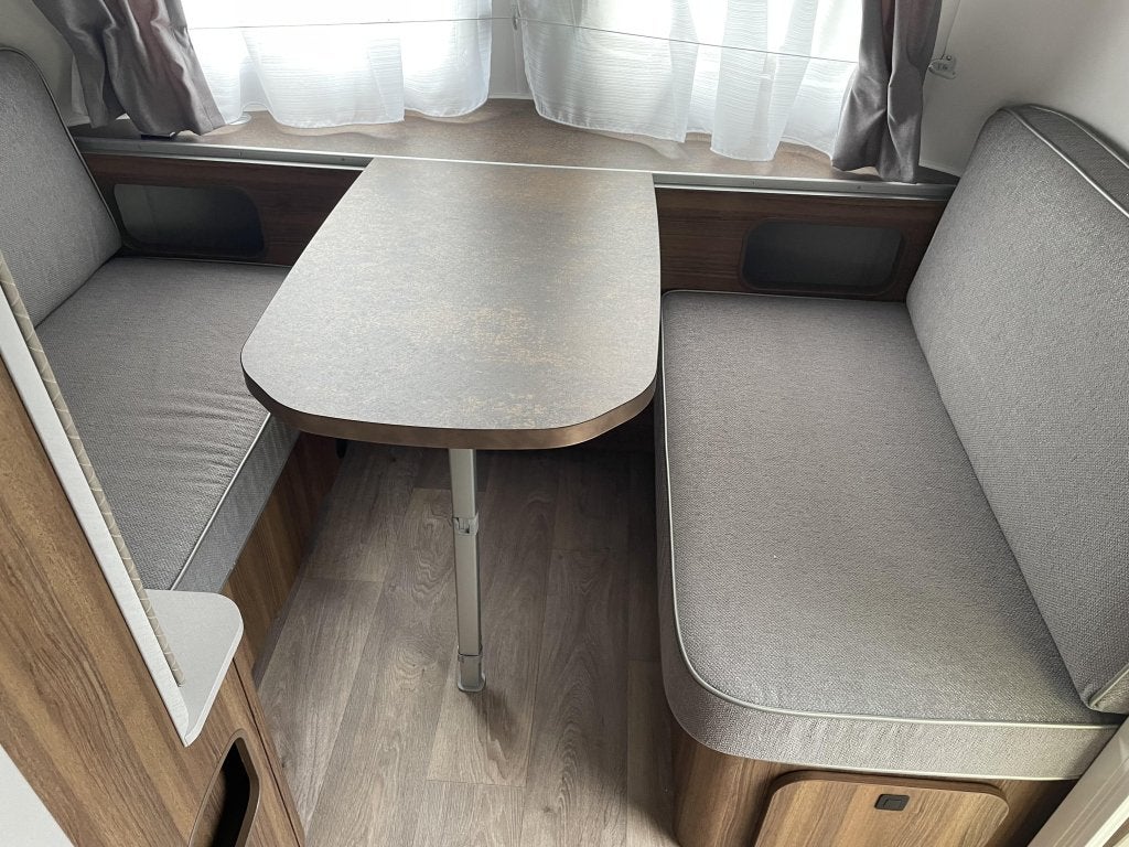 Eriba Touring 530 Legend, Caravans en Kamperen, Caravans, Standaardzit, Bedrijf, Eriba, Dwarsbed