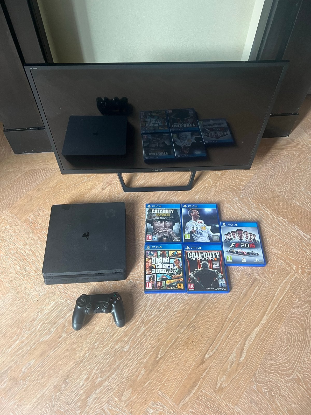 PlayStation 4 Slim 1TB met Sony TV, controller en 5 games, Ophalen, 1 TB, Met 1 controller, Slim