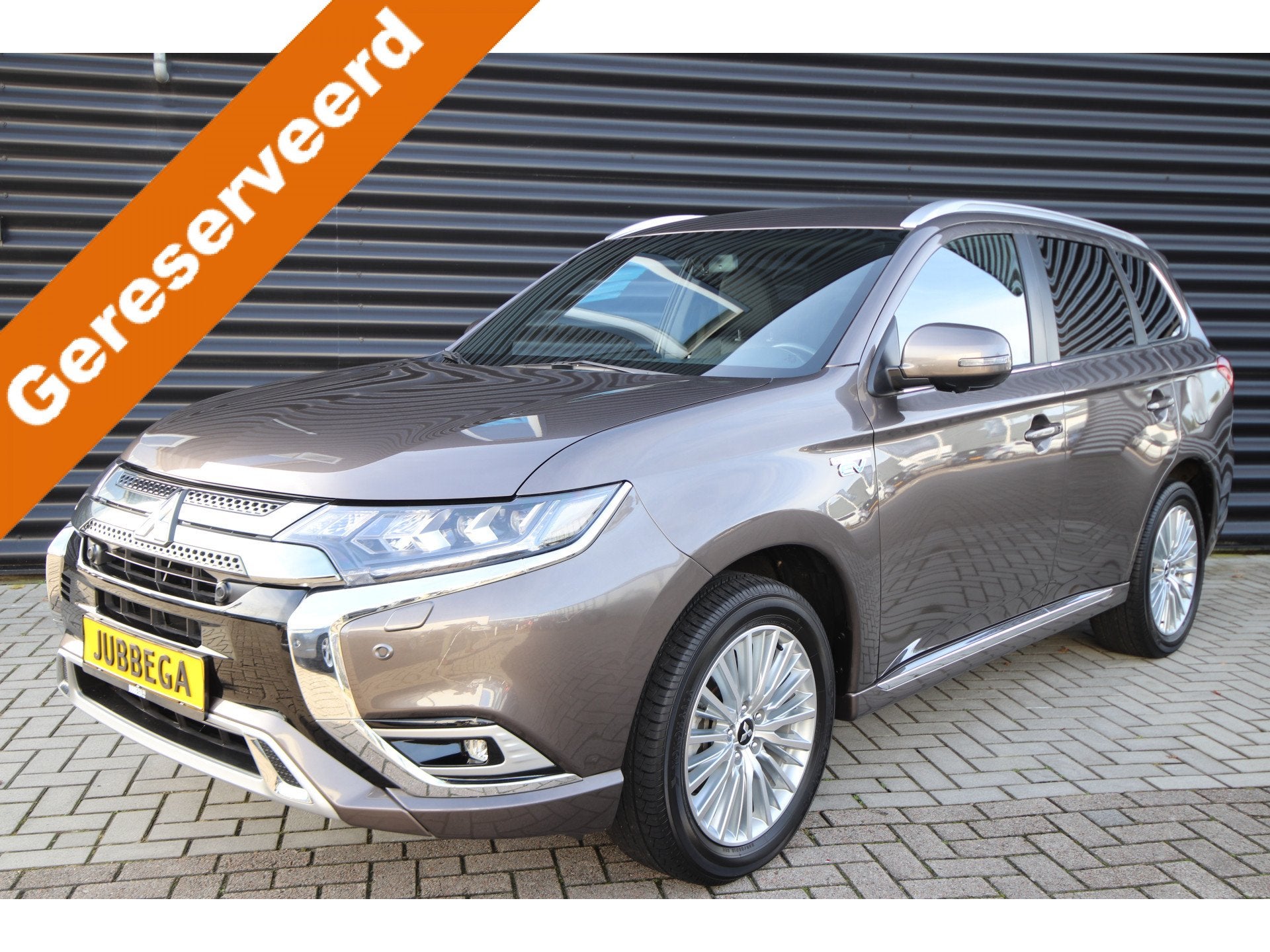 Mitsubishi Outlander 2.4 PHEV Instyle Trekhaak (bj 2020), Auto's, Automaat, Zwart, 4 cilinders, Bedrijf
