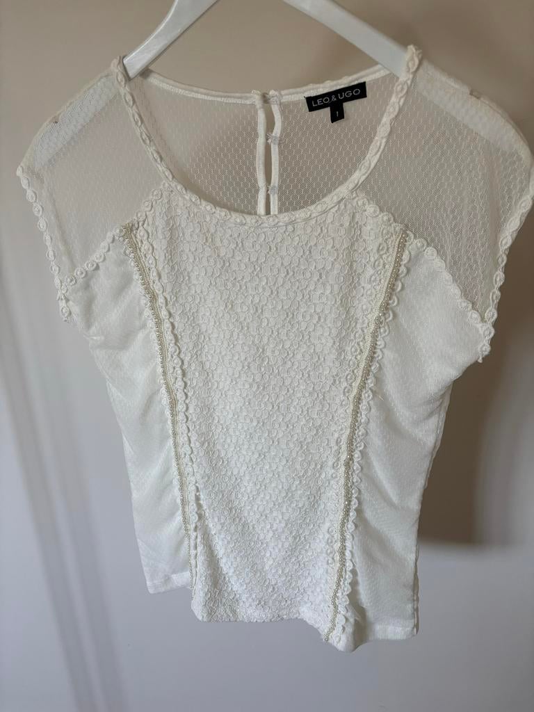 Leo & Ugo Witte Top met Kant en Parel details, Kleding | Dames, Tops, Zo goed als nieuw, Maat 38/40 (M), Wit, Korte mouw, Verzenden