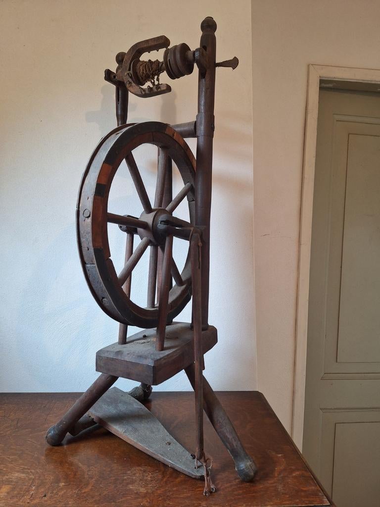 Antiek houten spinnenwiel, Ophalen, Gebruikt, Spinnewiel