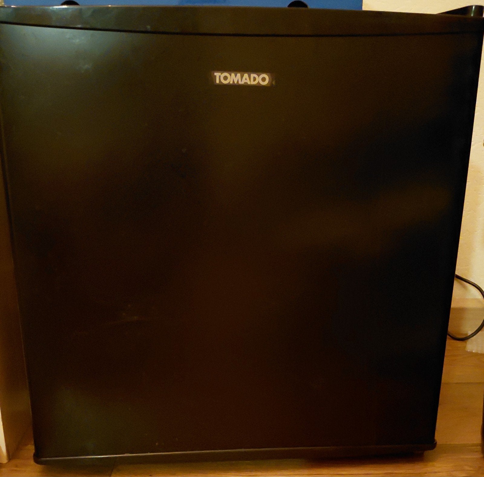 Tomado mini vriezer, Minder dan 75 liter, Verzenden, Zo goed als nieuw, Met aparte vriezer
