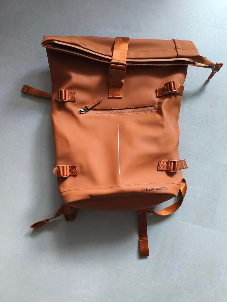 New Rebels rugzak met laptopvak, Ophalen, Zo goed als nieuw, Overige merken, 30 tot 45 cm