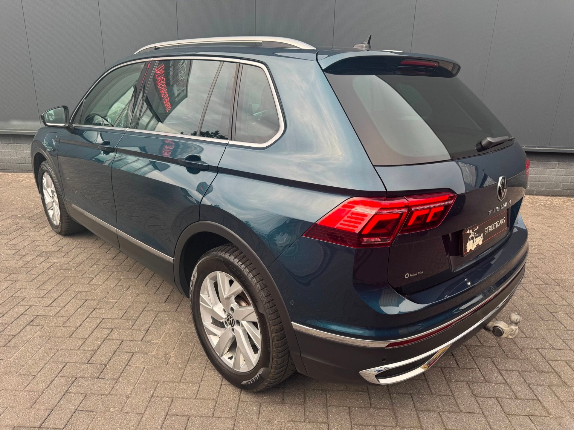 Volkswagen Tiguan 1.4 TSI eHybrid 245Pk 1E Eig!/ACC/Trekhaak, Gebruikt, Zwart, 4 cilinders, Blauw