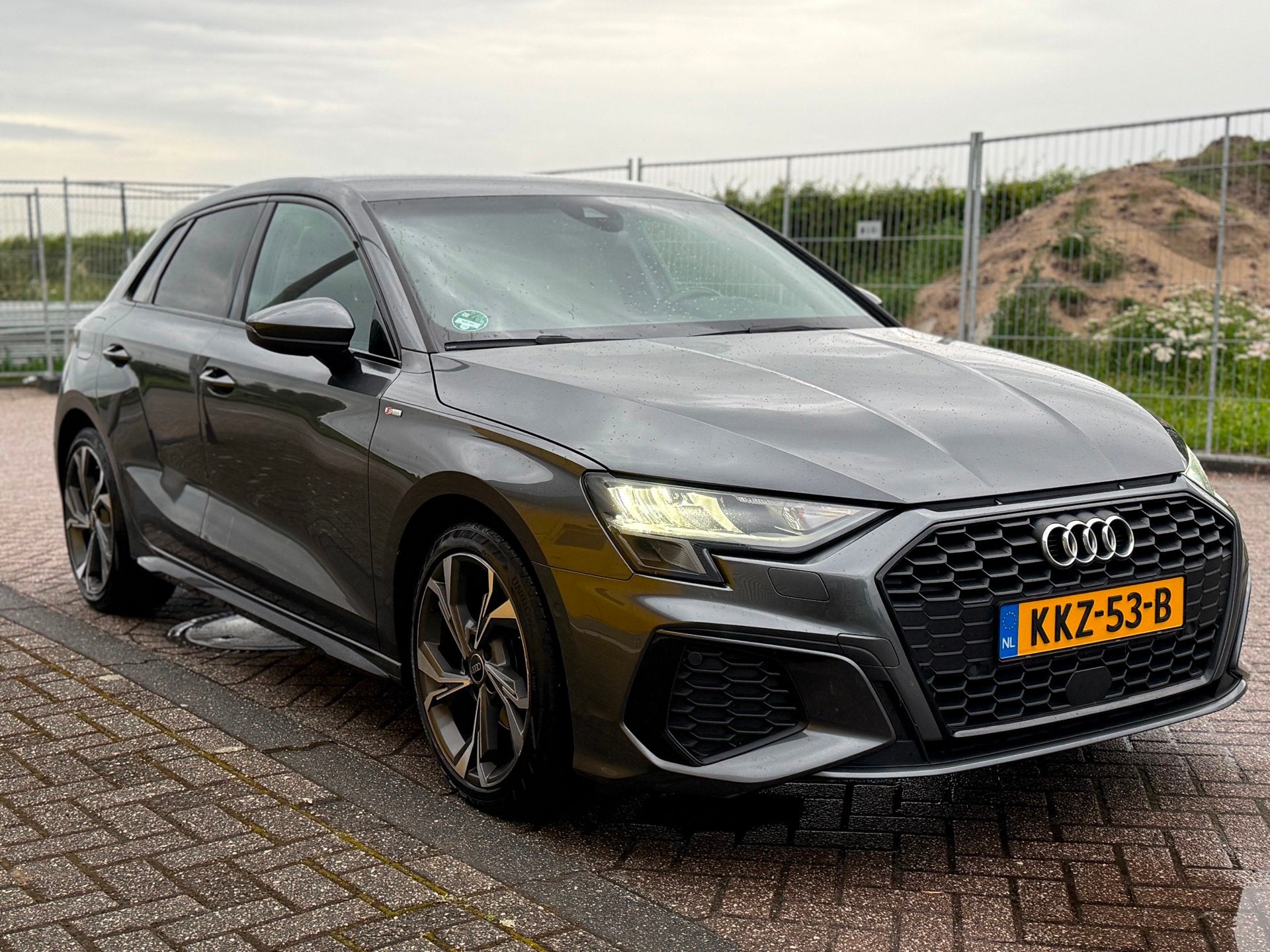 Audi A3 SPORTBACK 30 TFSI S-Line edition Virtual LED Leer La, Auto's, Gebruikt, Leder, Bedrijf, 19 km/l