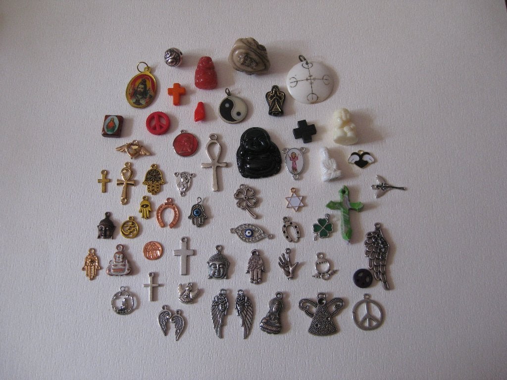 Religie bedels + hangers / boeddha engel kruis fatima handje, Ophalen