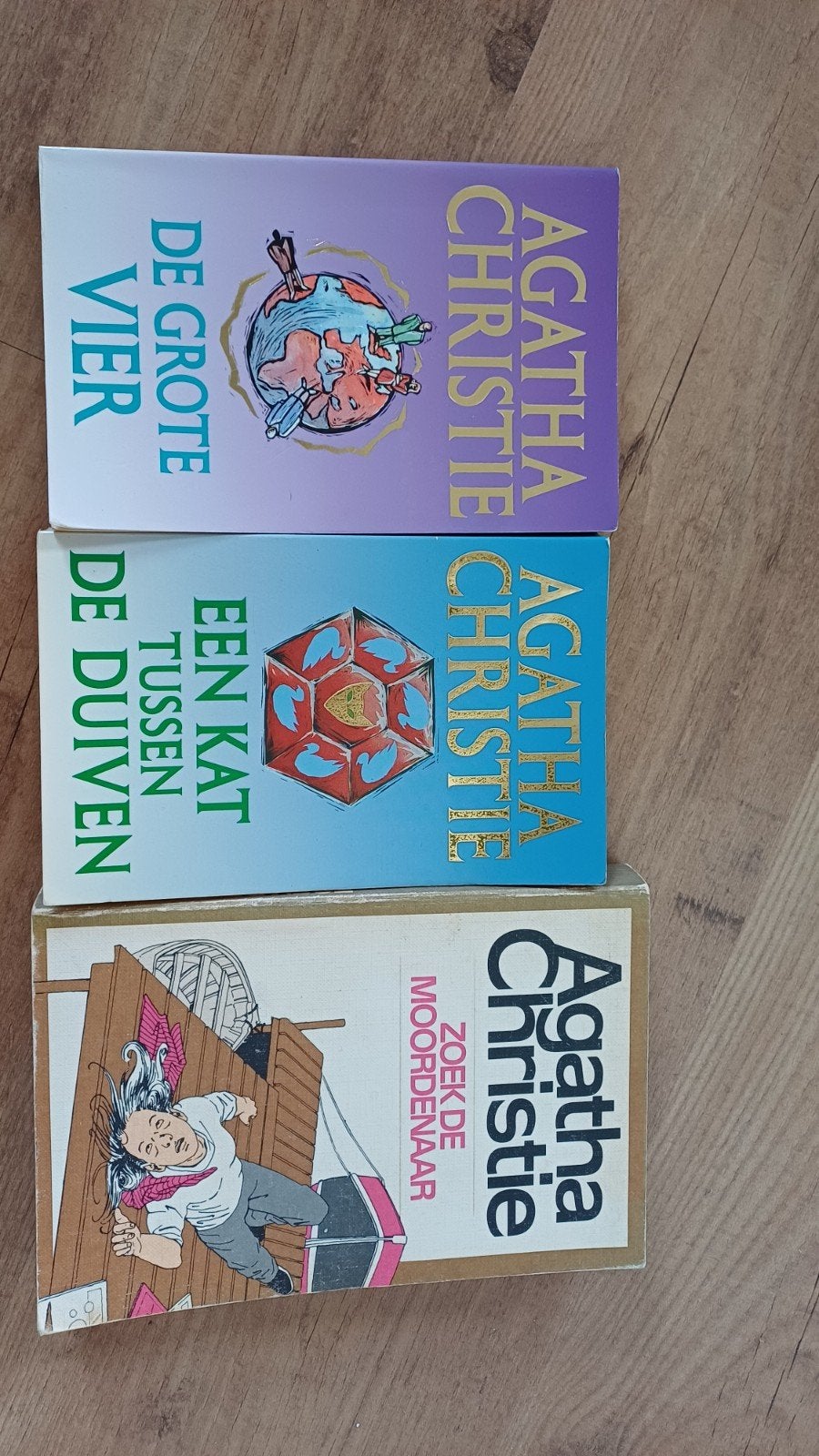 Agatha Christie pockets De Grote Vier, Een kat tussen de, Boeken, Ophalen of Verzenden, Gelezen, Agatha Christie