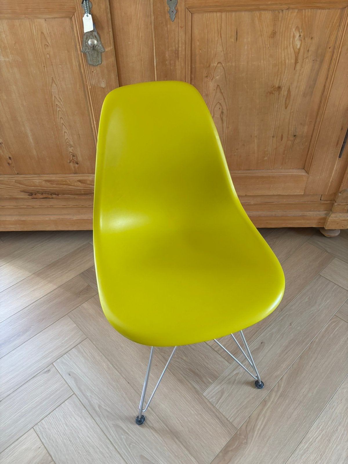 Originele Vitra Eames stoelen, Huis en Inrichting, Ophalen of Verzenden, Zo goed als nieuw, Zwart, Twee
