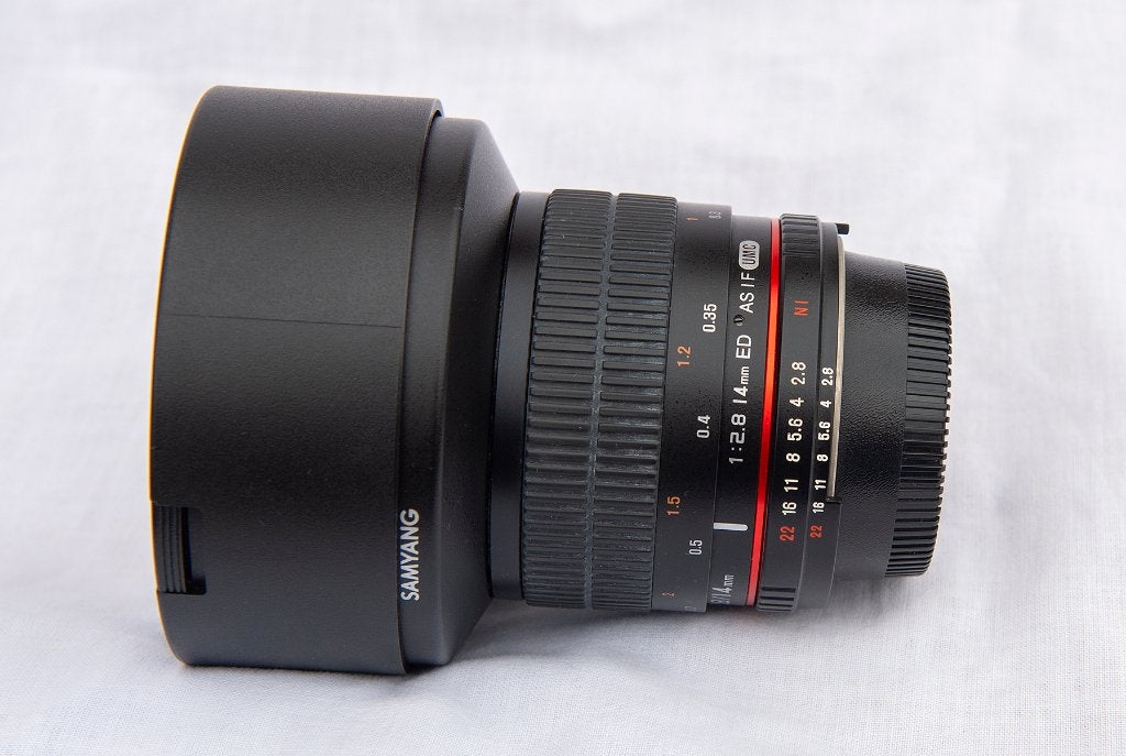 SAMYANG 14 mm Supergroothoek Nikon F vatting, Gebruikt, Nikon F-mount, Lensdoppen, 14 mm