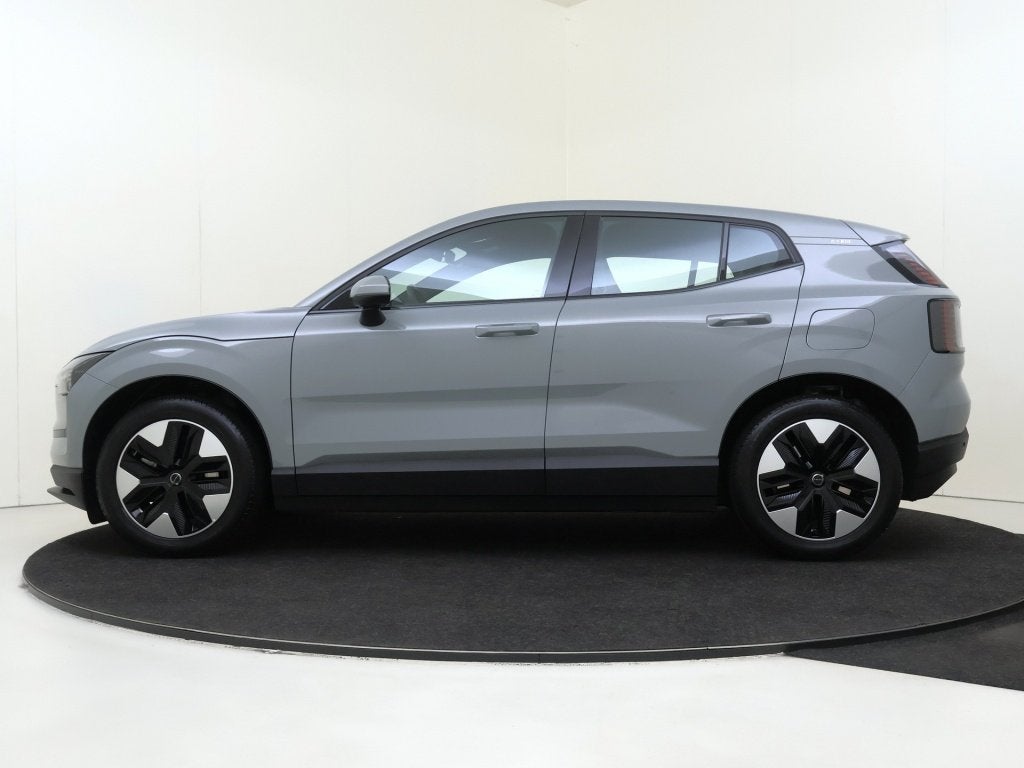 Volvo EX30 Single Core 51 kWh | Achteruitrijcamera | Dodehoe, Auto's, Automaat, 12 maanden, Gebruikt, Parkeersensor