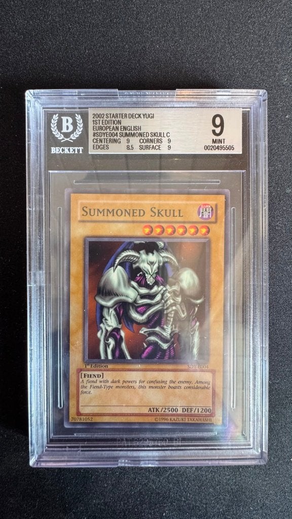 Yu-Gi-Oh! Summoned Skull SDY-E004 1st Edition BGS 9 MINT, Hobby en Vrije tijd, Verzamelkaartspellen | Yu-gi-Oh!, Ophalen of Verzenden