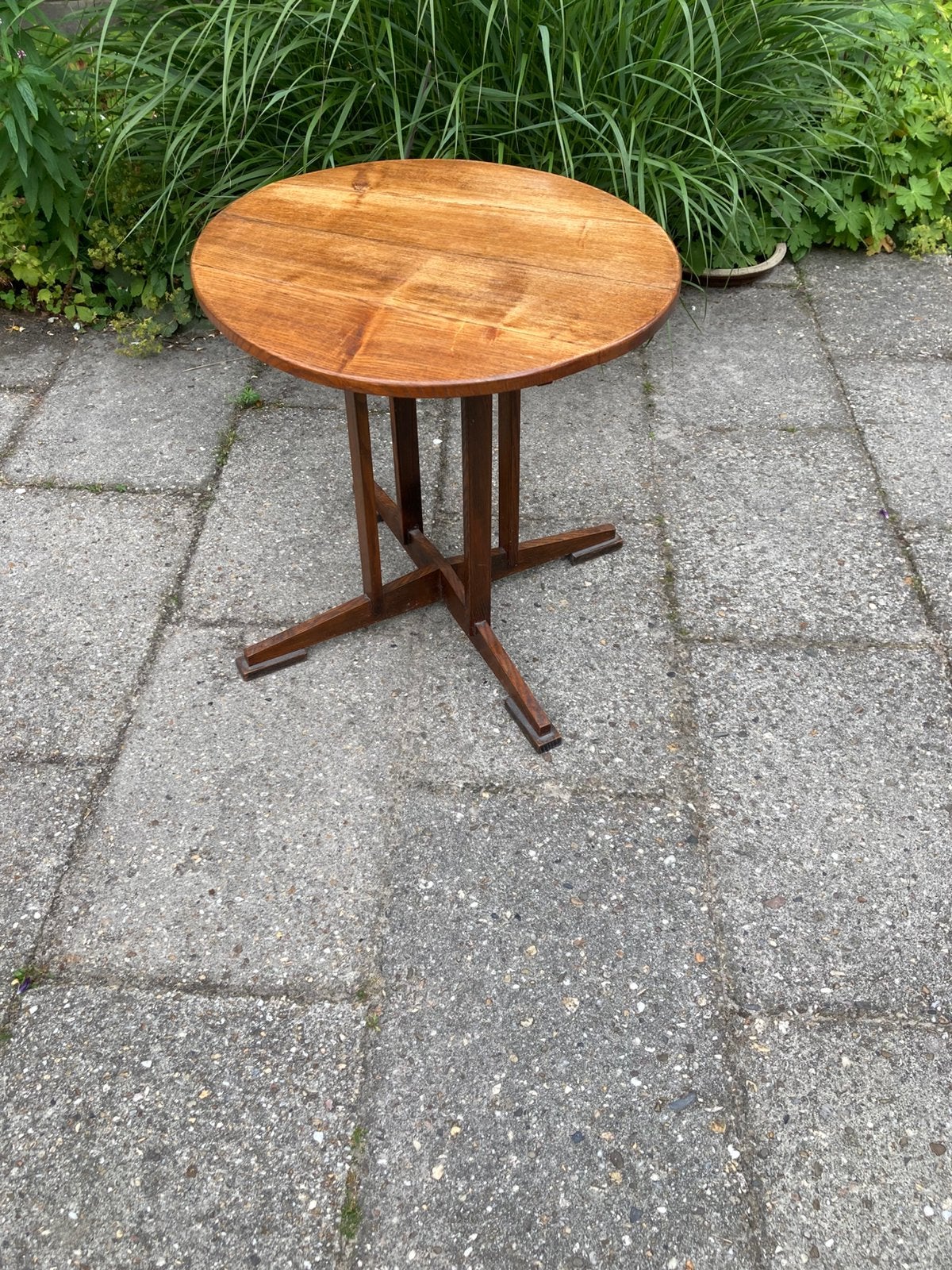 Mooie vintage bijzettafel naar Amsterdamse school stijl, Ophalen