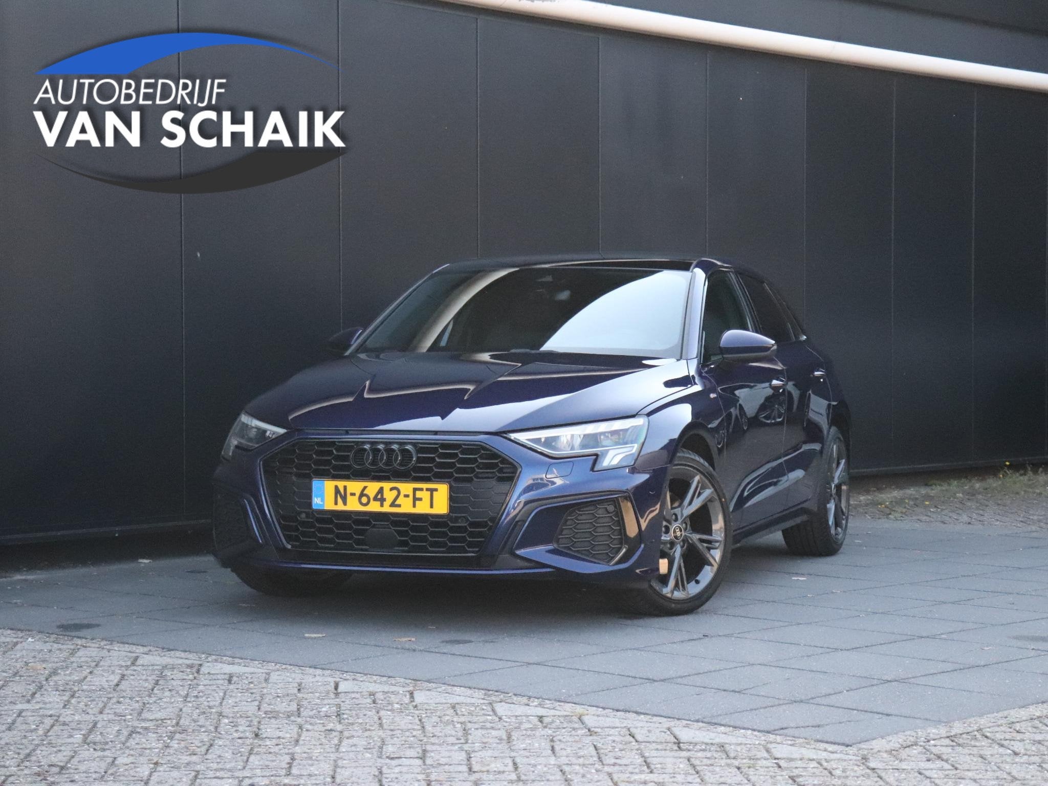 Audi A3 Sportback 30 TFSI S edition | PANO | CAMERA | NAVI |, Gebruikt, Blauw, Leder en Stof, Origineel Nederlands