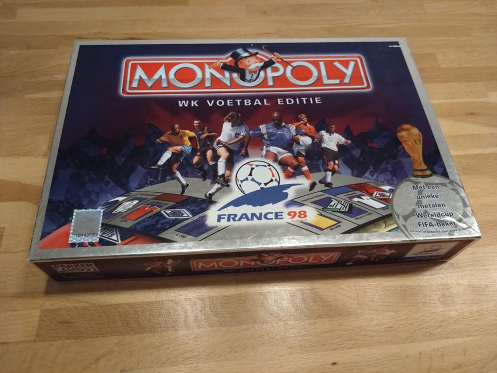 Monopoly WK Voetbal Editie France 98 - Compleet Bordspel, Vijf spelers of meer, Ophalen of Verzenden, Zo goed als nieuw, Parker Brothers