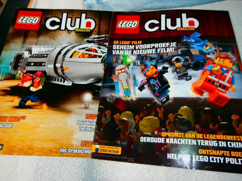 Lego Club Magazine tijdschrift maandblad 2 stuks, Ophalen of Verzenden, Zo goed als nieuw, Overige typen