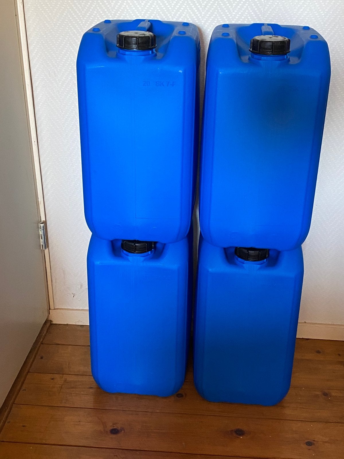 4 jerrycans van 20 liter per stuk., 75 tot 150 liter, Ophalen, Zo goed als nieuw, Kunststof