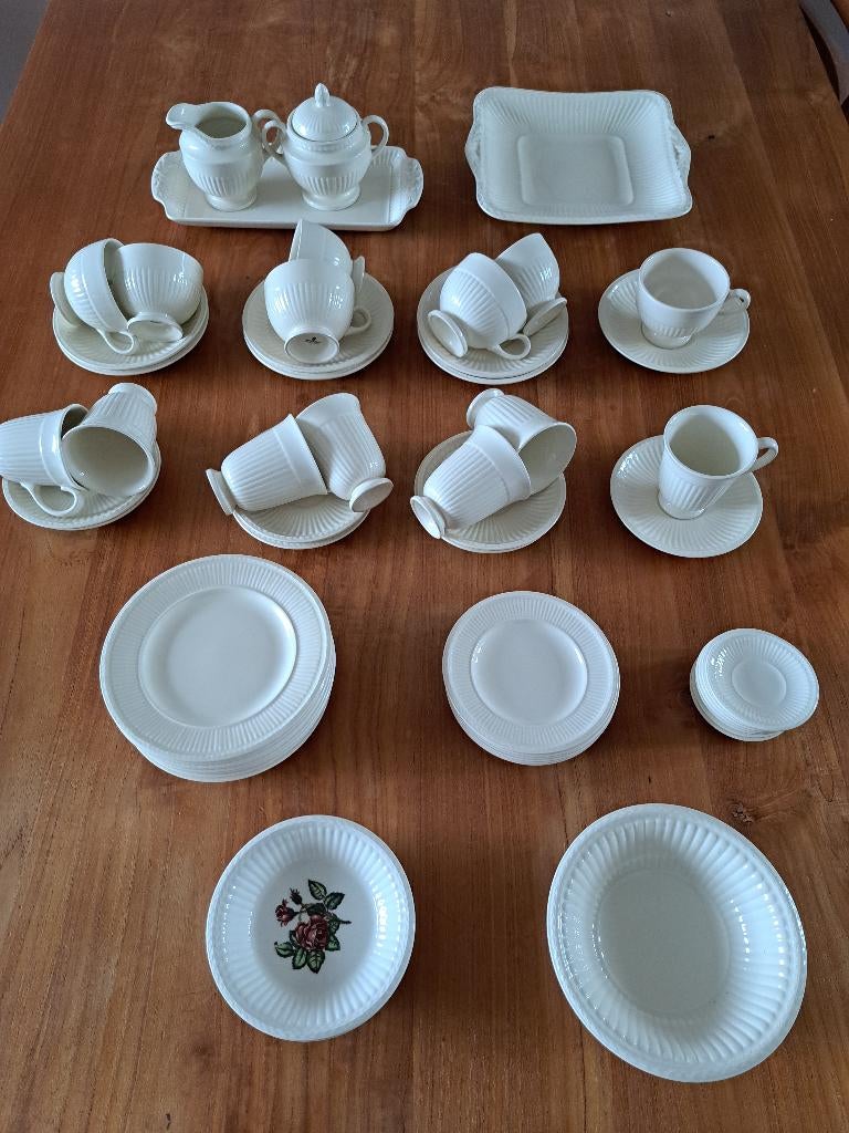 Servies Wedgewood Edme, Huis en Inrichting, Keuken | Servies, Zo goed als nieuw, Overige typen, Wedgwood, Aardewerk, Ophalen of Verzenden