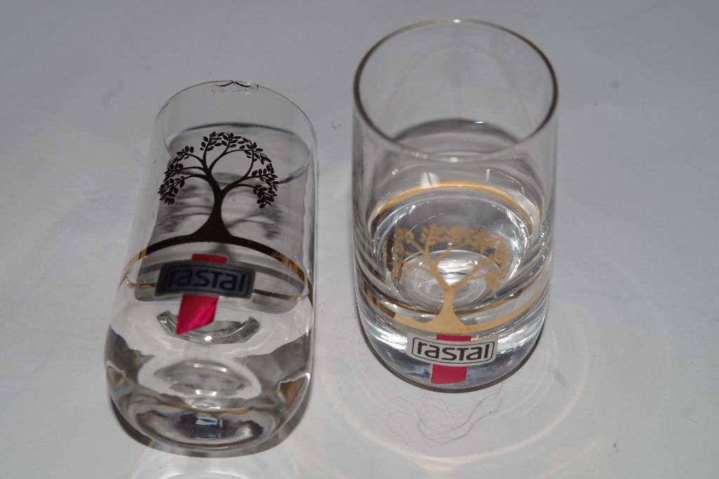 2 glaasjes en karaf, Ophalen, Zo goed als nieuw, Borrel- of Shotglas