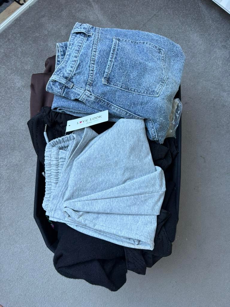 Doos vol goede dames kleding, Ophalen, Zo goed als nieuw