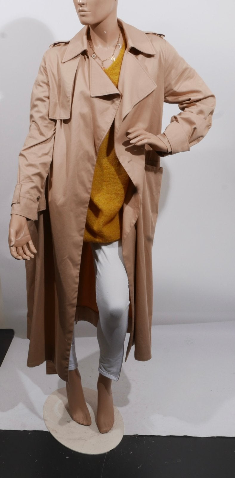 COS trenchcoat maat 38 ZGAN, Ophalen of Verzenden, Zo goed als nieuw, Maat 38/40 (M), Beige