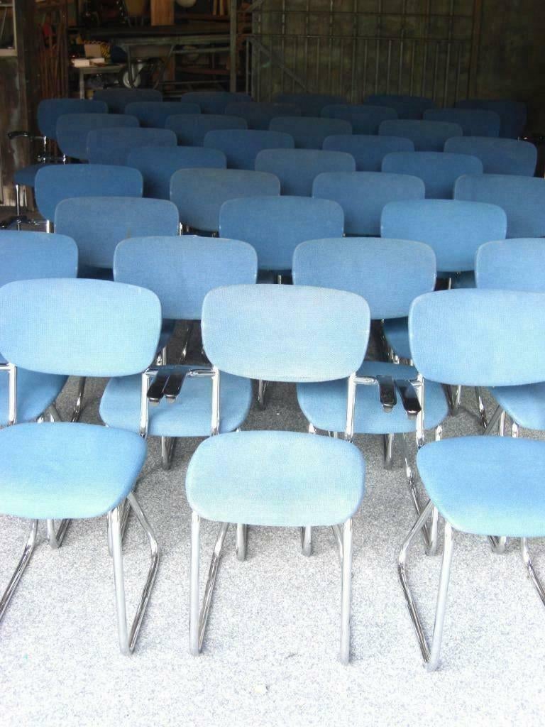 Vintage eetkamerstoel Vintage stoel met armleuning., Huis en Inrichting, Stoelen, Gebruikt, Vijf, Zes of meer stoelen, Kunststof