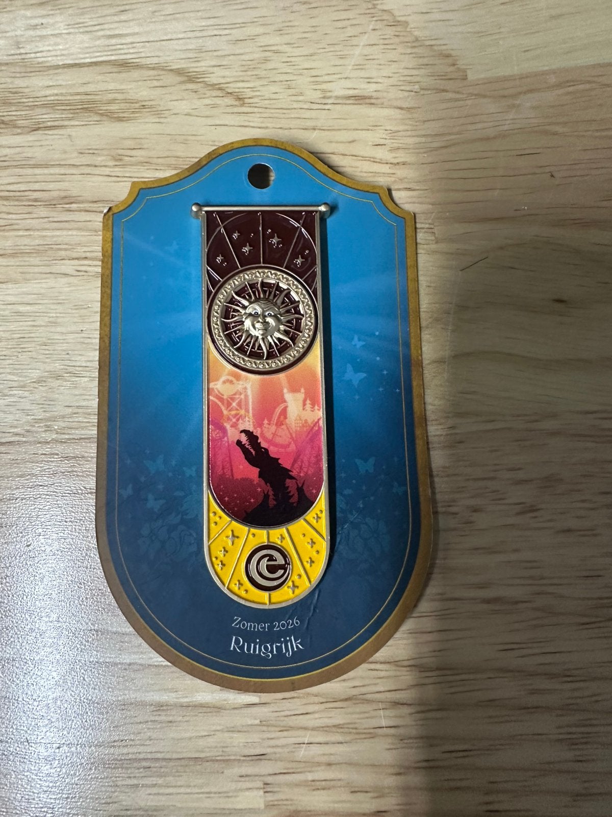 Efteling zomer pin Ruigrijk, Verzamelen, Ophalen of Verzenden, Zo goed als nieuw, Button of Speldje