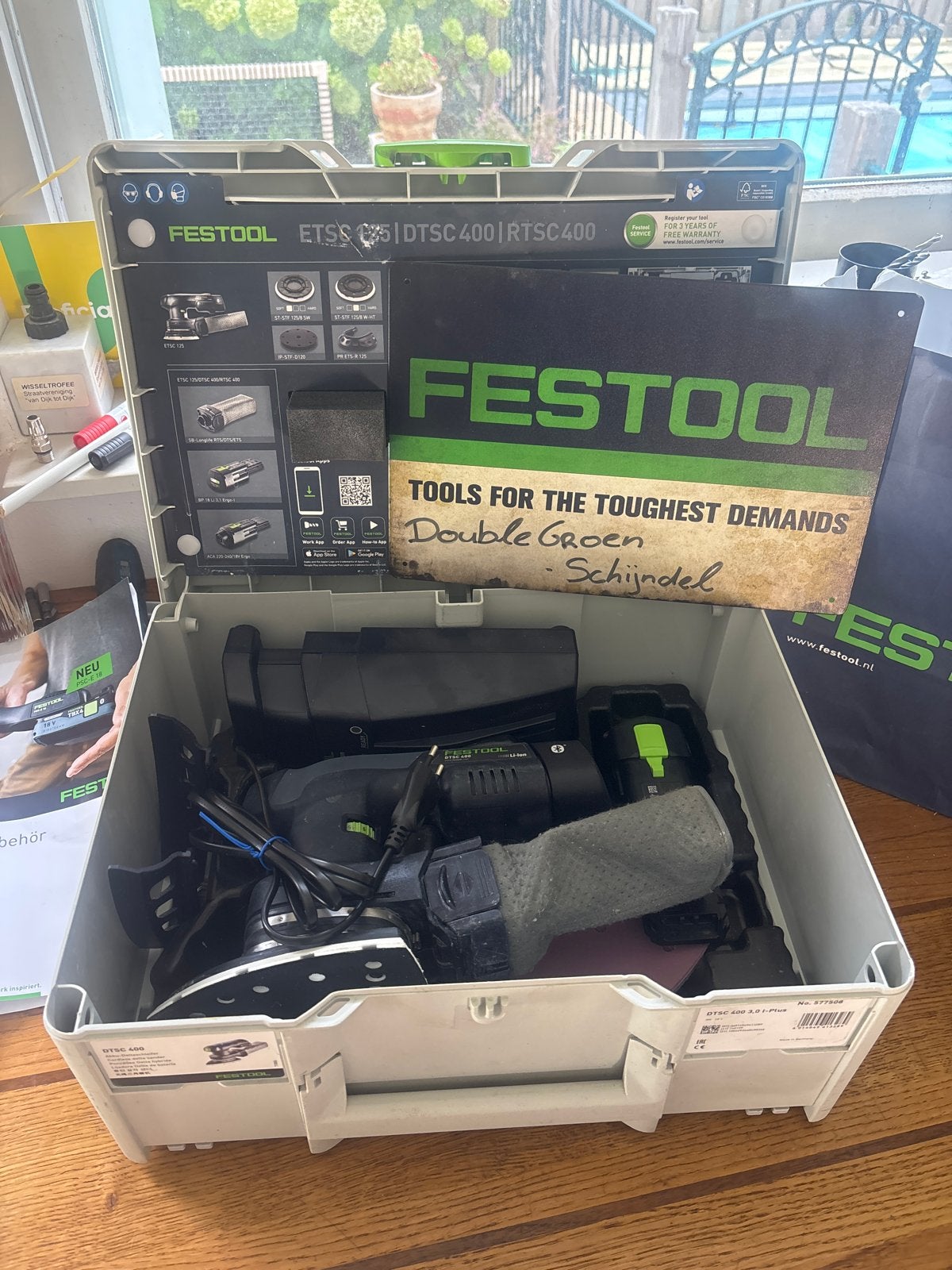 Festool DTSC400 schuurmachine met nieuwe accu’s en lader., Ophalen of Verzenden, Zo goed als nieuw, Minder dan 600 watt, Vlakschuurmachine