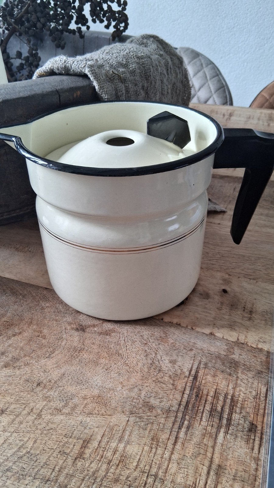 Vintage emaille melkkoker - Crème met zwarte rand, Ophalen of Verzenden