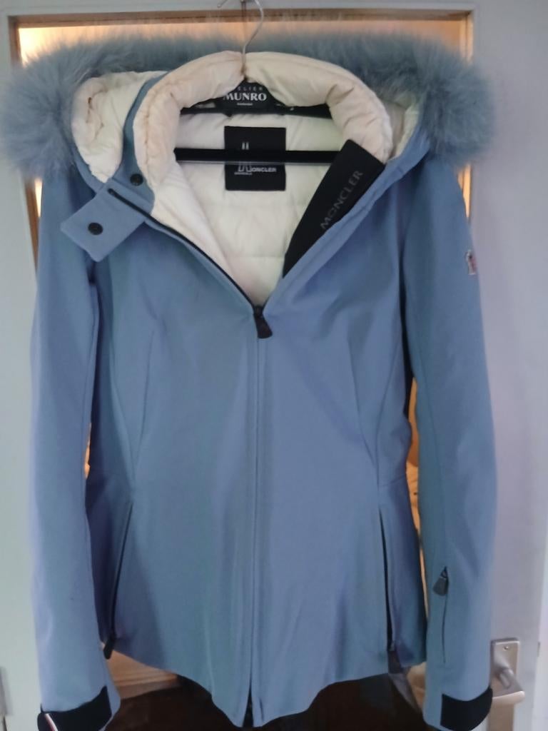 Moncler Grenoble Damesjas met Bontkraag, Kleding | Dames, Jassen | Winter, Maat 38/40 (M), Blauw, Ophalen of Verzenden, Zo goed als nieuw