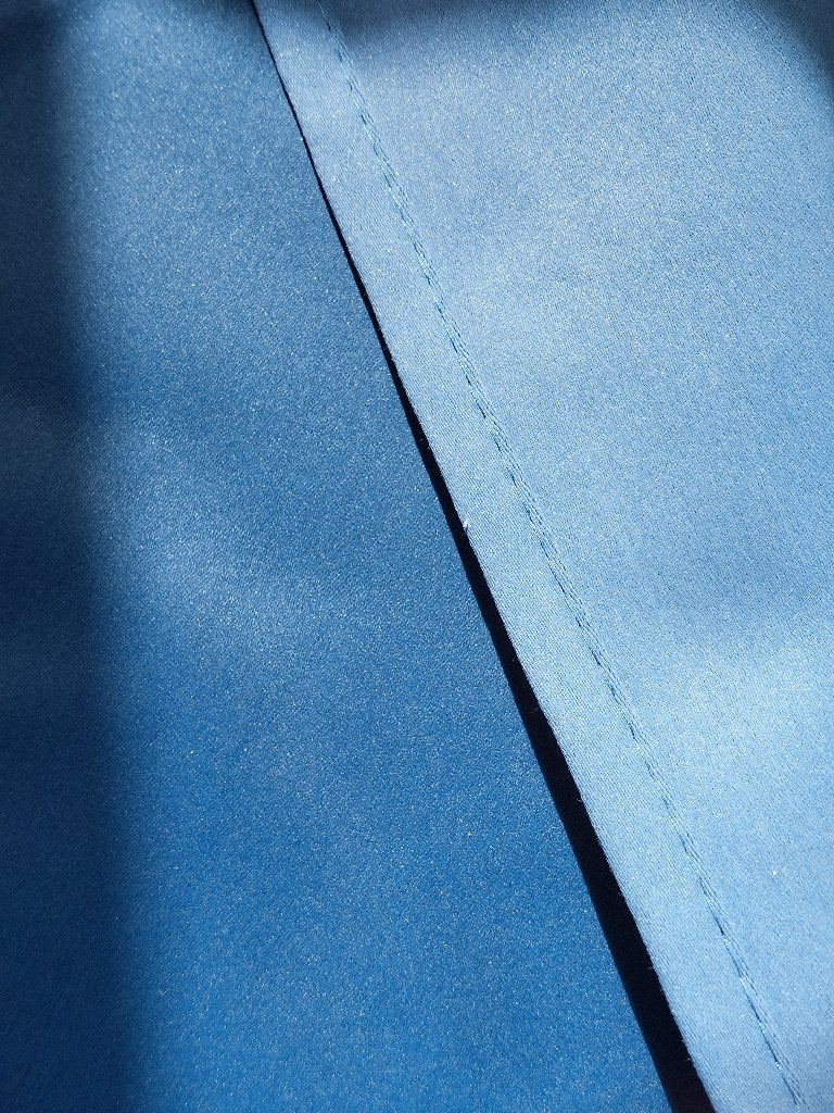 Twee donkerblauwe gordijnen, 180 cm, Blauw, Ophalen of Verzenden, 130 cm