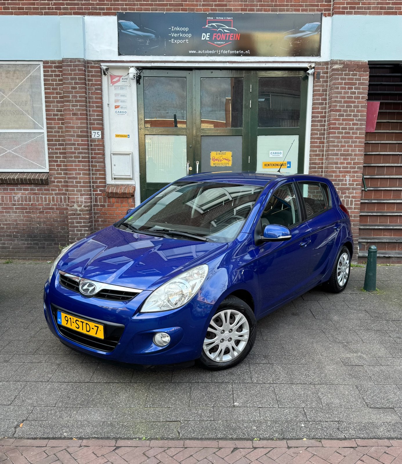 Hyundai i20 1.4 AUTOMAAT 2011 Airco/APK/Boekjes, Auto's, 40 €/maand, Zwart, 4 cilinders, 1396 cc