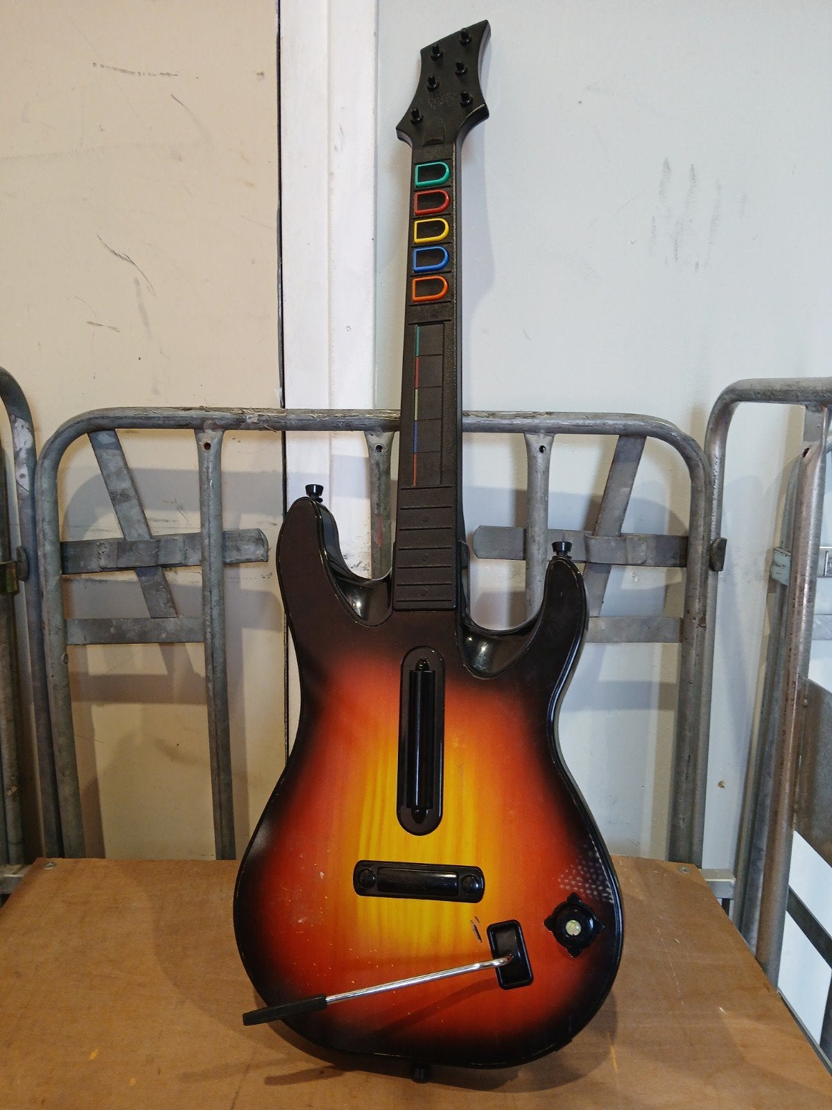 Guitar Hero gitaar controller - Zwart/Oranje, Ophalen, Overige merken, Gebruikt