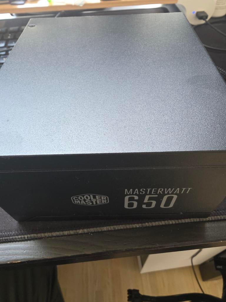 Coolermaster PSU 650W 80 plus bronze, Computers en Software, Interne voedingen, Ophalen of Verzenden
