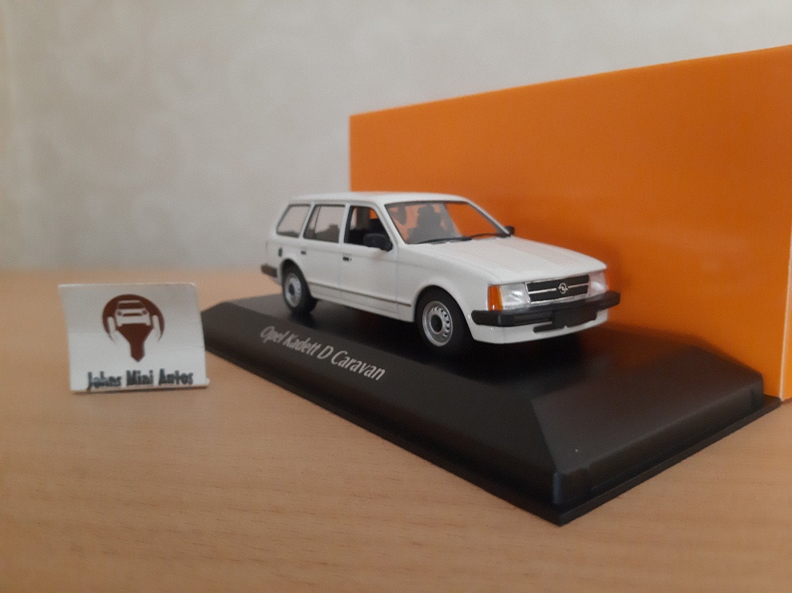 Opel Kadett D Caravan wit 1979 van Maxichamps 1:43, Overige merken, Auto, Nieuw, Ophalen of Verzenden