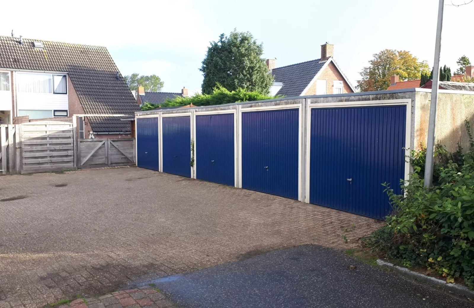 GEZOCHT GARAGE BOX IN AMSTERDAM NOORD, Huizen en Kamers, Op zoek naar een kamer