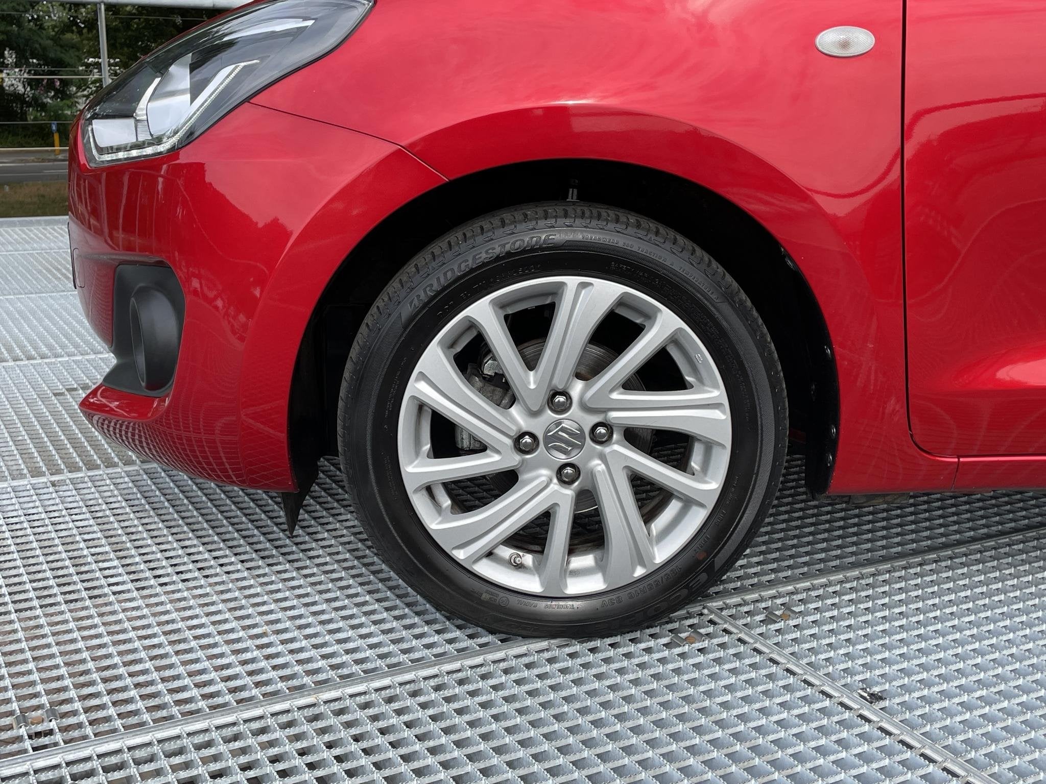 Suzuki Swift 1.2 Select Smart Hybrid 83PK | Navigatie | Acht, Auto's, 83 pk, Stof, Gebruikt, Euro 6