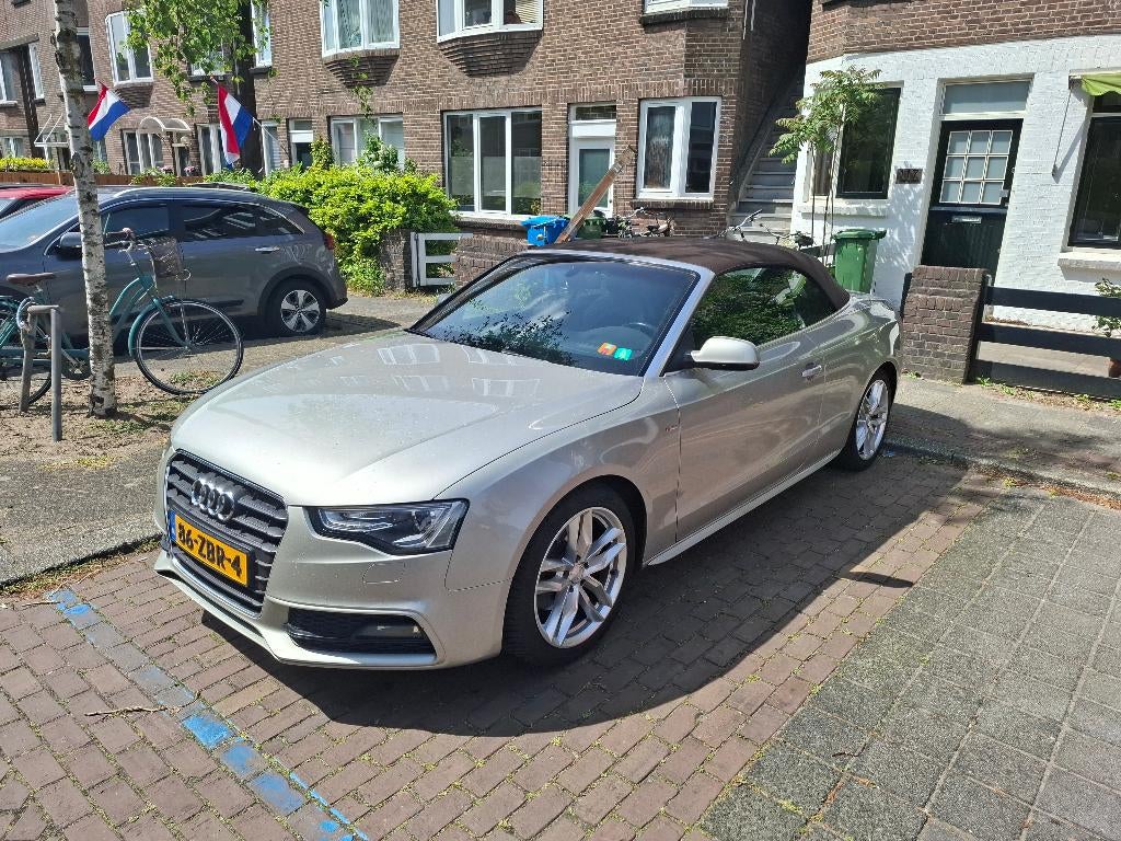Audi A5 1.8 Tfsi 130KW Cabriolet 2012 Grijs, Auto's, Audi, Voorwielaandrijving, Zwart, Cabriolet, 4 stoelen