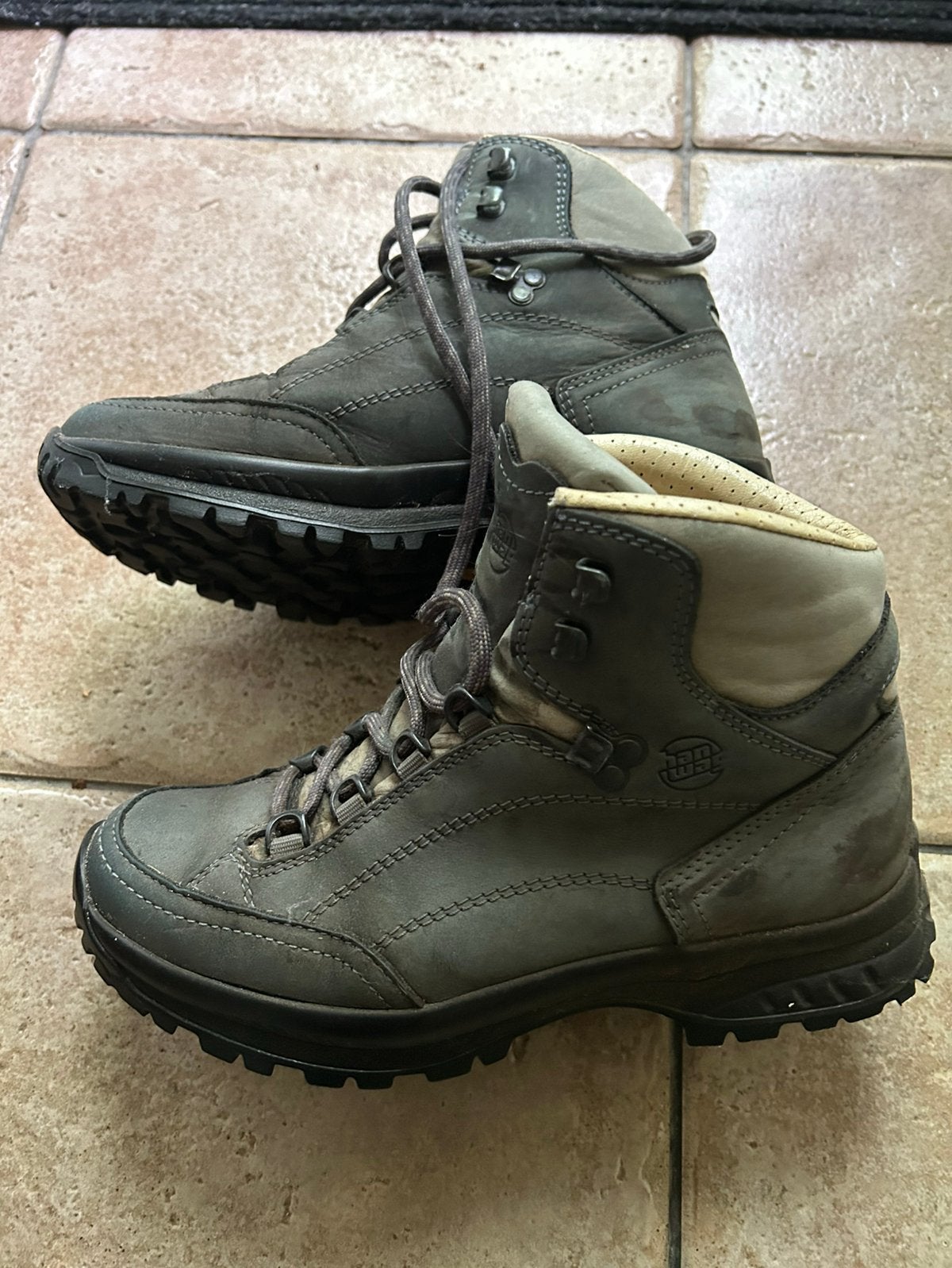 Wandelschoenen van HANWAG goed voor wen tweede ronde, Sport en Fitness, Bergsport en Wandelen, Ophalen, Gebruikt, Schoenen