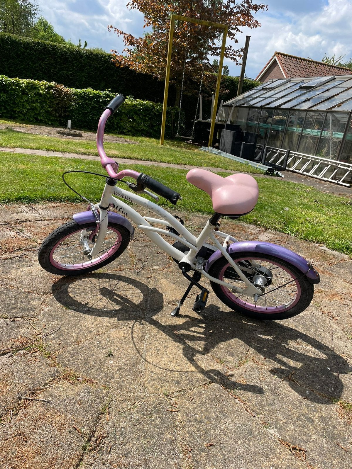 Leuk kinderfietsje paars, wit & roze 16 inch, Fietsen en Brommers, Ophalen, Gebruikt, 16 tot 20 inch
