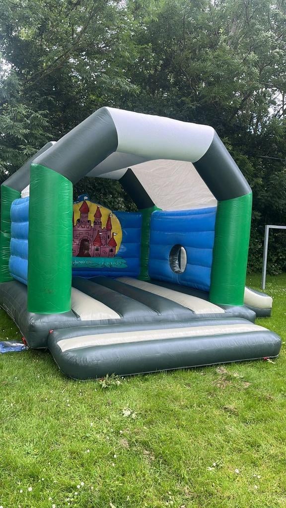 Springkussen, Hobby en Vrije tijd, Feestartikelen | Verhuur, Ophalen of Verzenden, Zo goed als nieuw, Overige