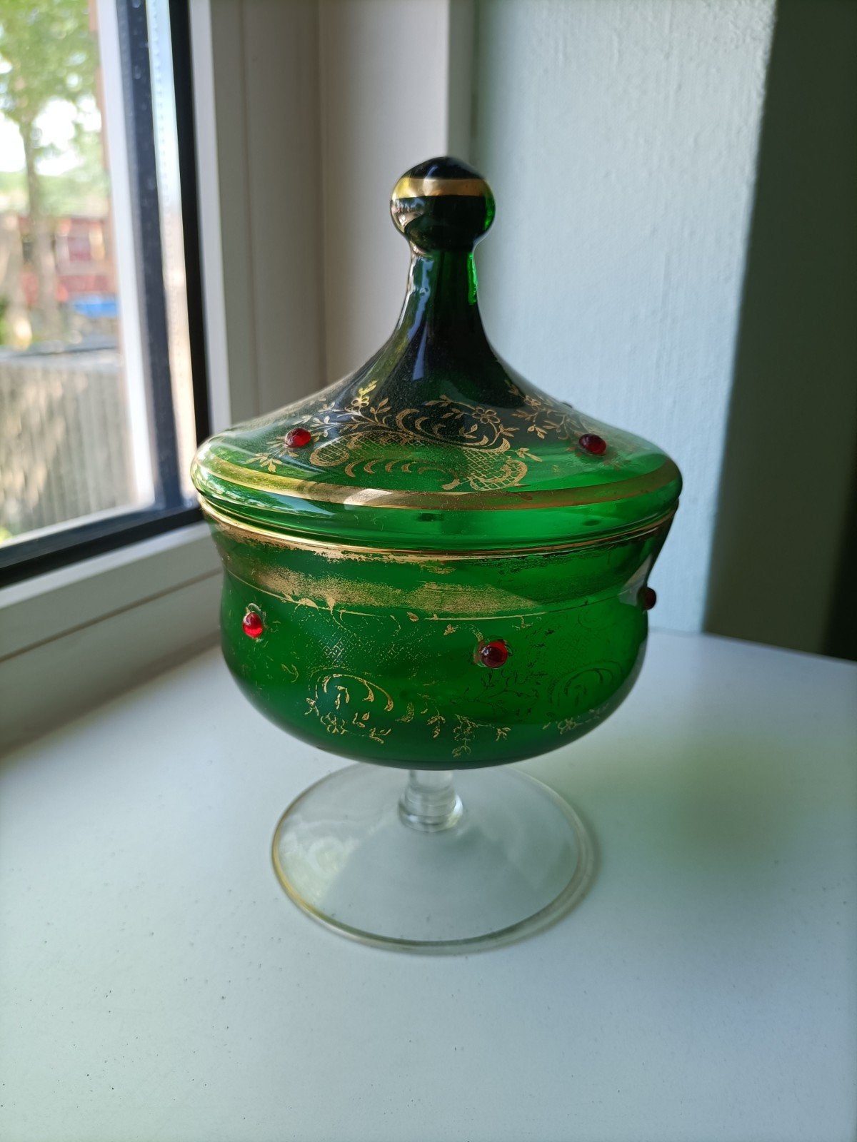 Vintage Groene Glazen Bonbonnière met Gouden Decoratie, Ophalen
