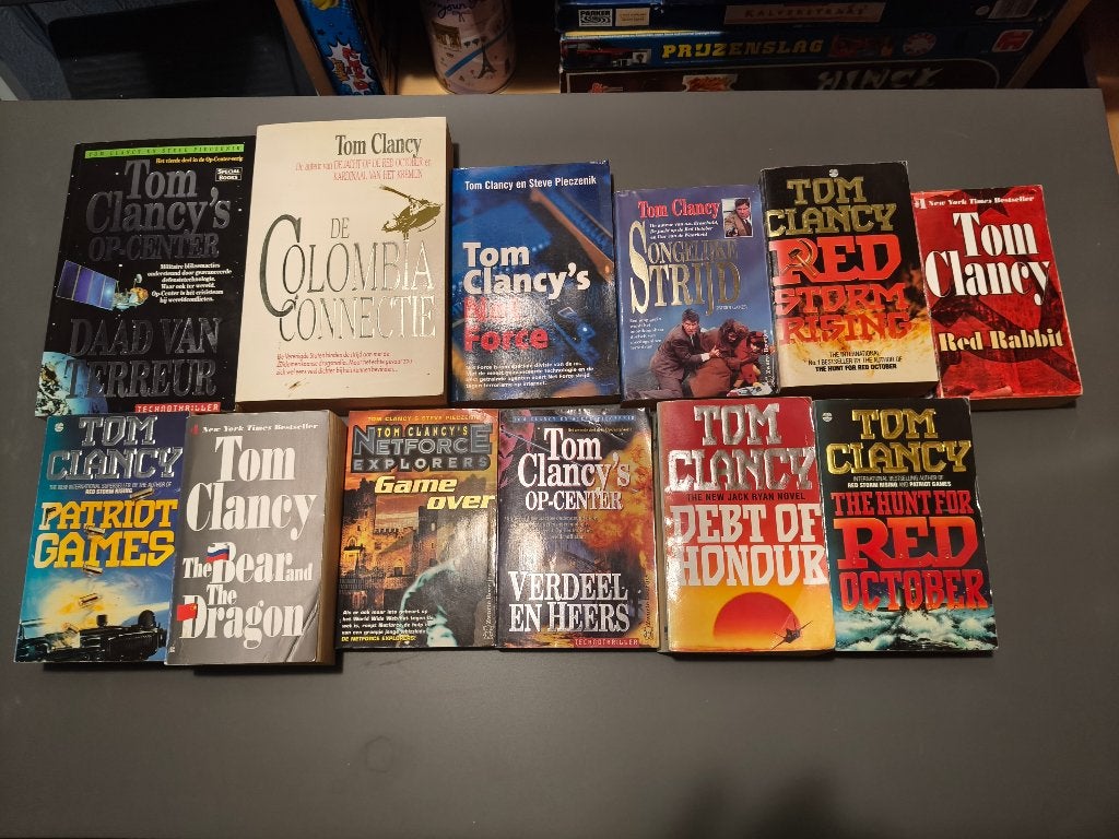 12 boeken van Tom Clancy, Boeken, Ophalen of Verzenden, Gelezen