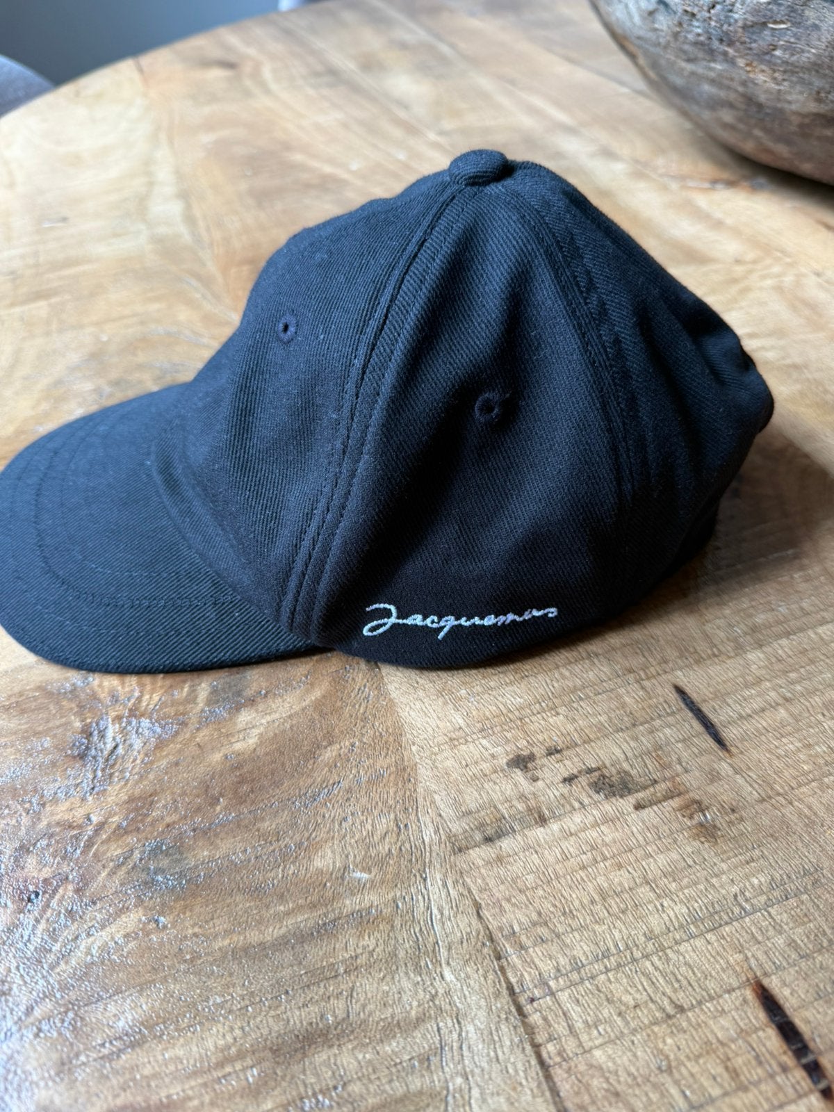 Jacquemus pet zwart maat 60 “The Jacquemus cap”, Ophalen of Verzenden, Zo goed als nieuw