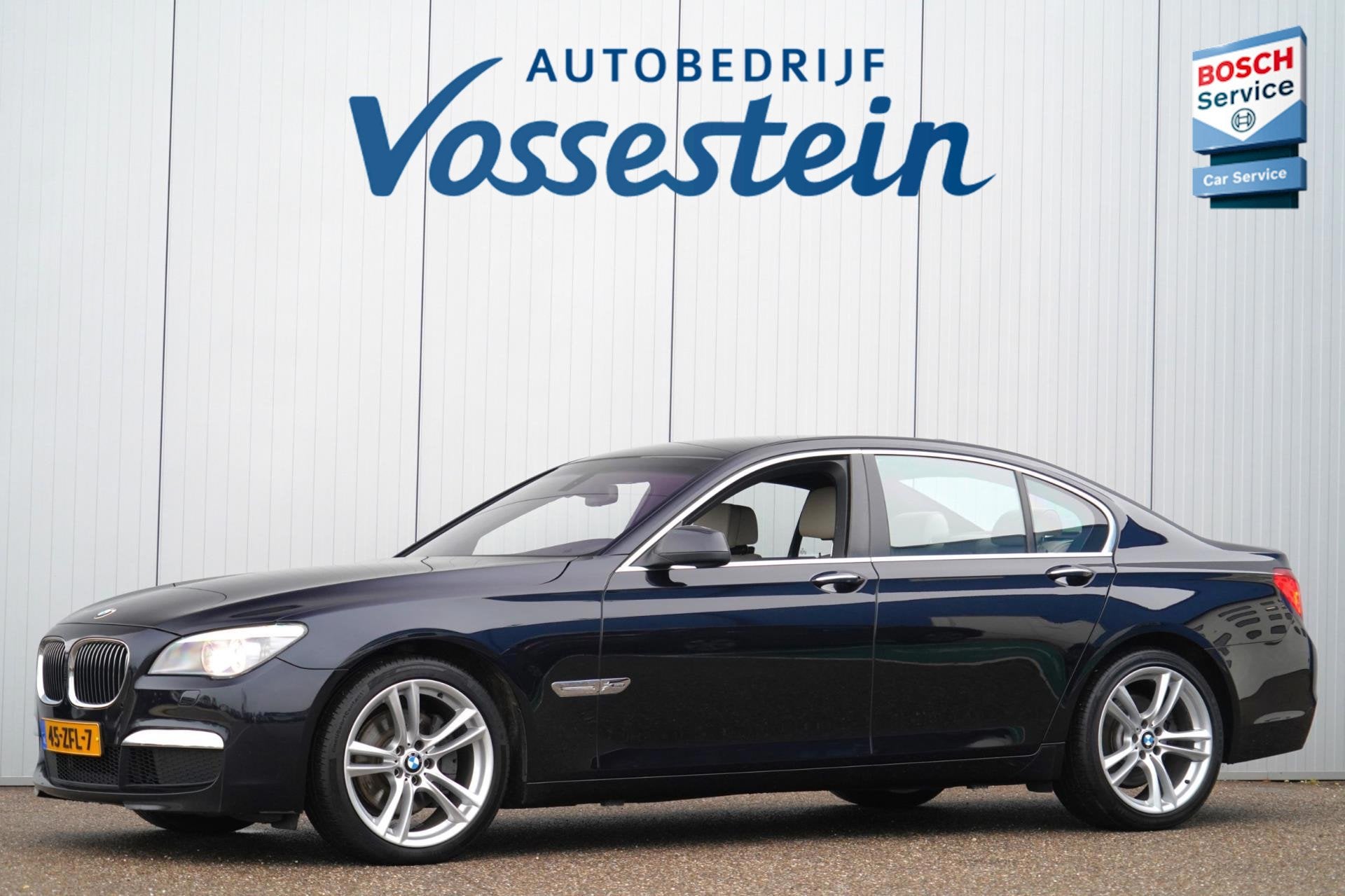 BMW 7-serie 740d xDrive / M-Pakket / 132dkm NAP / Sportstoel, Auto's, Automaat, Euro 5, Gebruikt, Beige