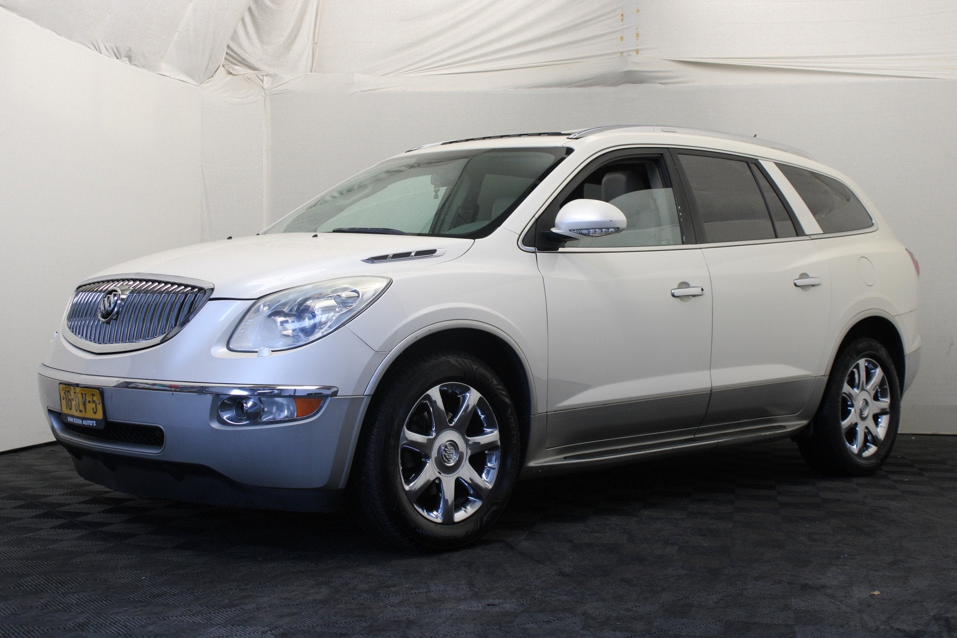 Buick Enclave (bj 2008, automaat), Auto's, Buick, Automaat, Gebruikt, Beige, 7 stoelen