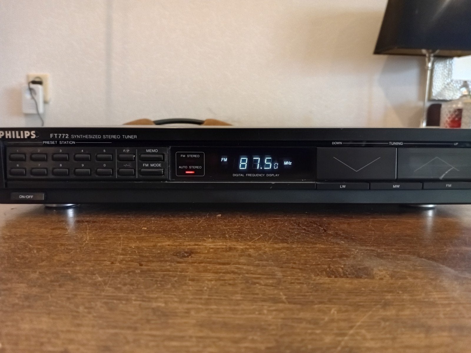 Philips FT772 Synthesized Stereo Tuner - Vintage Radio, Ophalen of Verzenden, Gebruikt, Analoog